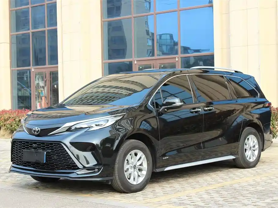 Toyota Granvia 2024 2.5L Hybrid Comfort фото 23