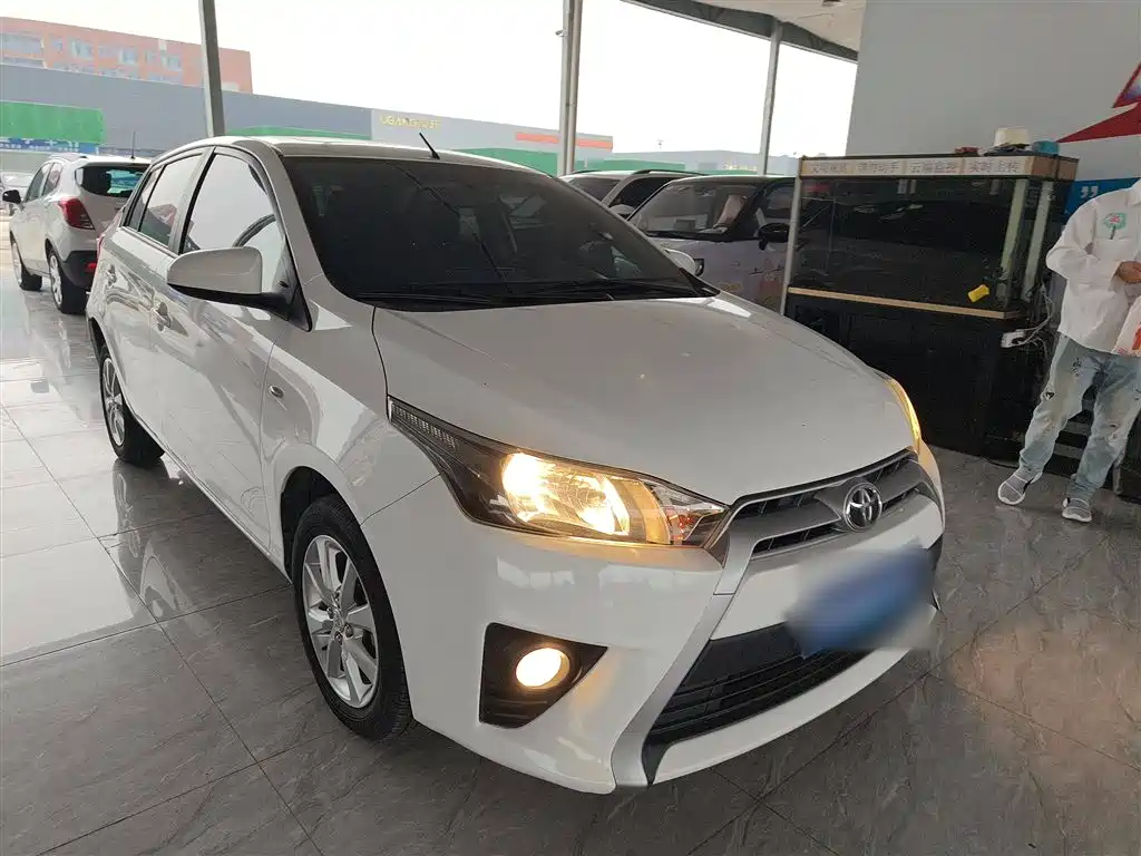 Toyota YARiS L Zhi Xuan 2015 1.5G Manual Sunroof Special Edition фото 27