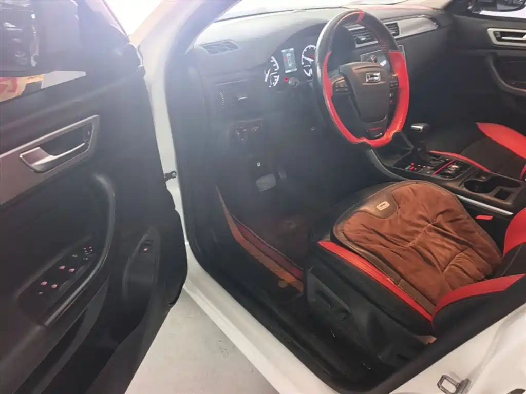 Qoros 5 2020 2019 1.6T Automatic Zhiyun Internet (AliOS) Premium Edition