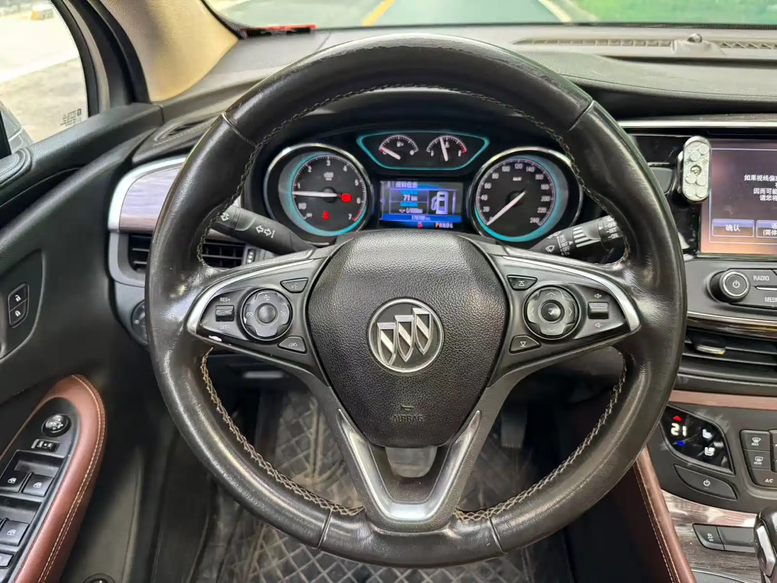 Фото 14 - Buick Envision Plus