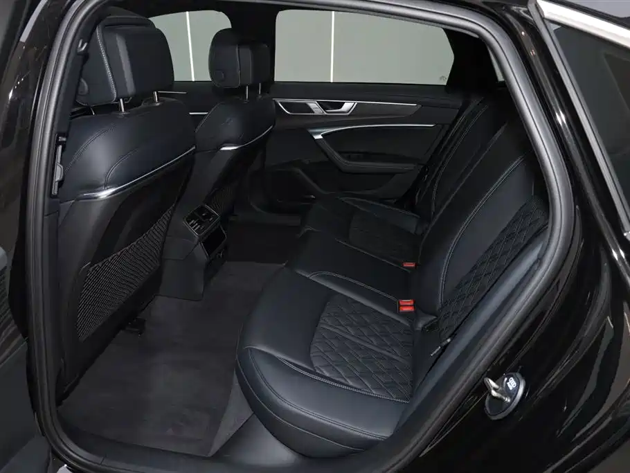 Audi A6L 2025 45 TFSI quattro Premium Sport + Exclusive Package фото 23