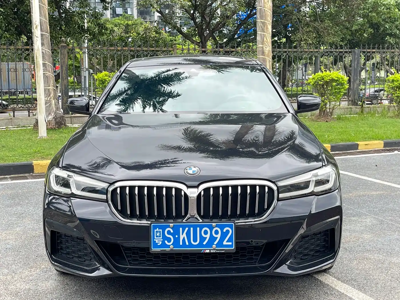 BMW 5 Series 2023 530Li Leading M Sport Package фото 2