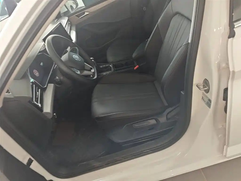Volkswagen Sagitar 2026 Model 30 Million Special Selection 300TSI DSG Surpass Edition фото 15