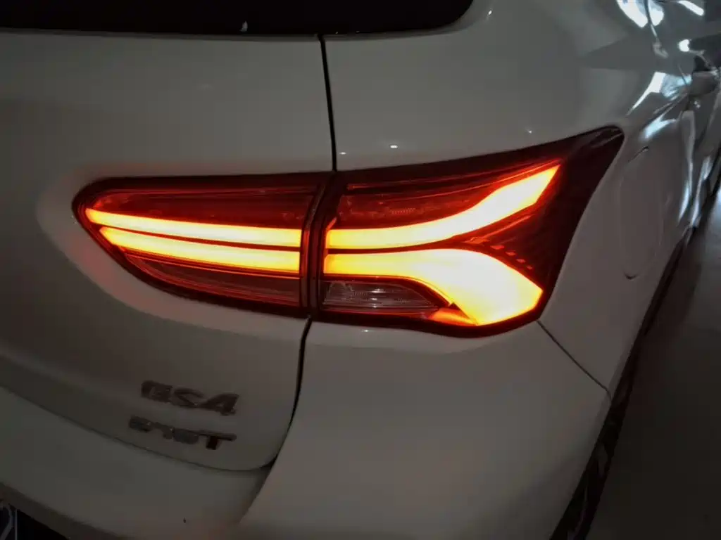 GAC Trumpchi Trumpchi GS4 2019 270T Automatic 2WD Luxury Smart Connect Edition фото 8
