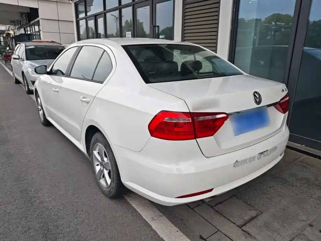 Volkswagen Lavida 2017 1.6L Automatic Comfort Edition фото 5