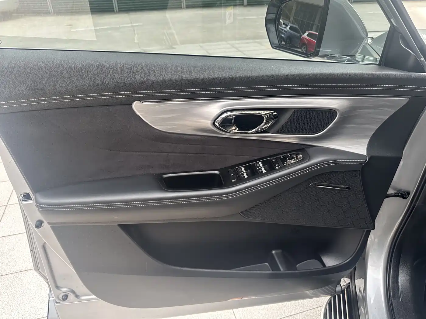 GAC Trumpchi Trumpchi GS8 2022 Dual Engine Series 2.0TM 2WD Premium Edition (7-Seater) фото 21