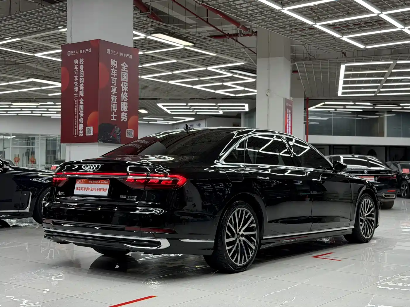 Фото 4 - Audi A8