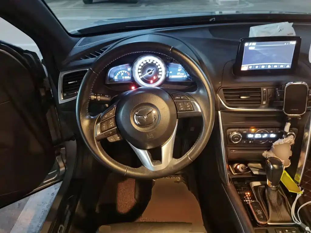 Фото 6 - Mazda CX-4