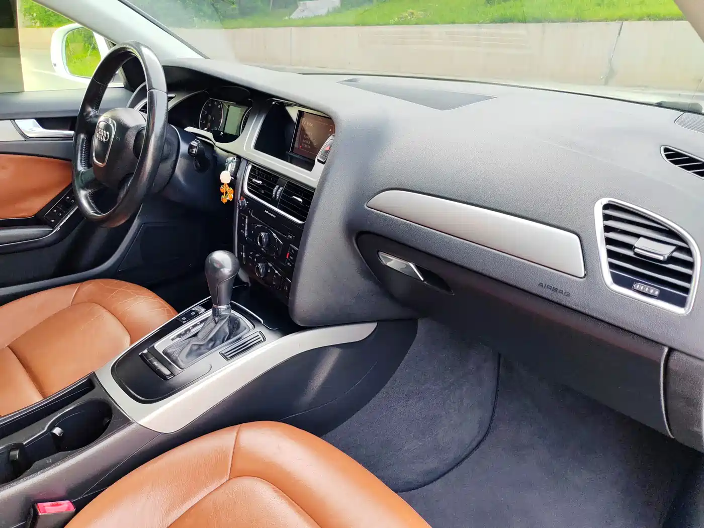 Audi A4L 2011 1.8 TFSI Comfort фото 13