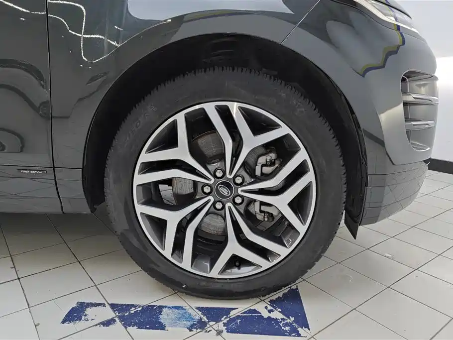 Land Rover Range Rover Evoque 2021 Range Rover Evoque L 249PS R-Dynamic First Edition Launch Edition фото 6