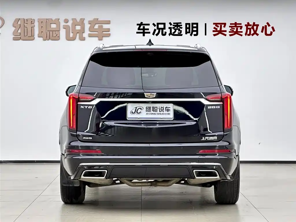 CADILLAC XT6