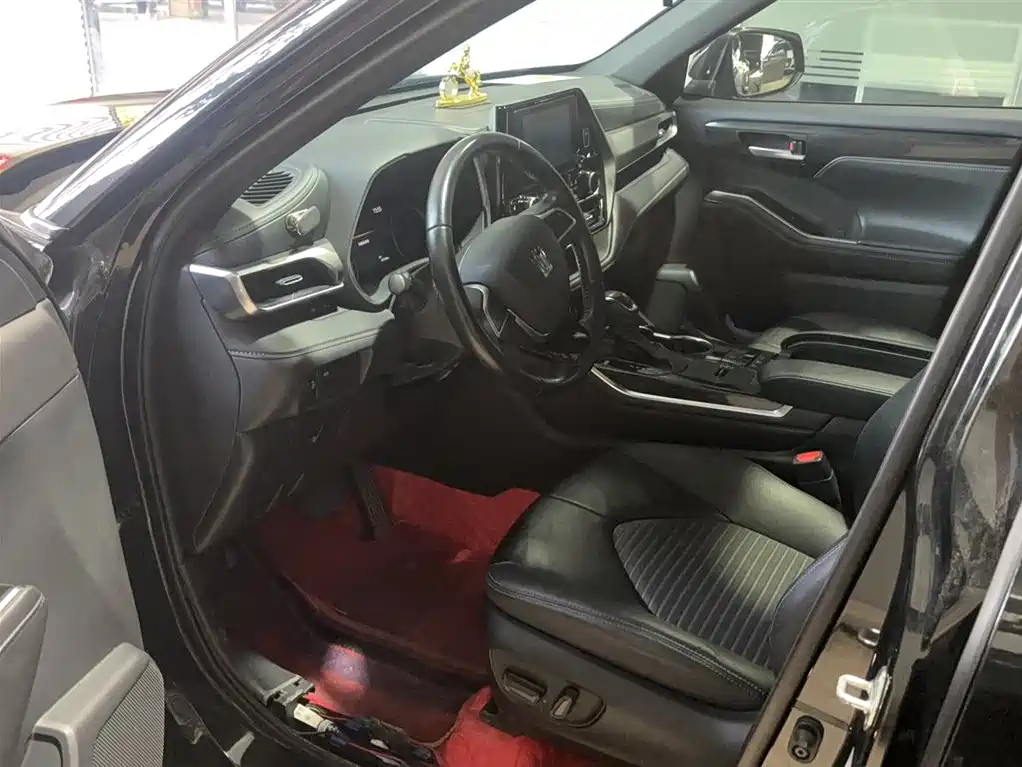 Toyota Crown Kluger 2021 2.5L HEV 4WD Luxury фото 13