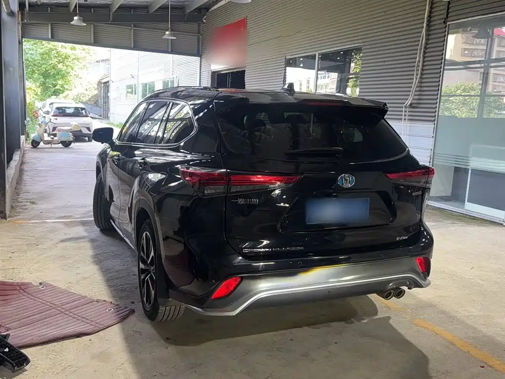 Toyota Crown Kluger 2021 2.5L HEV 4WD Luxury фото 11