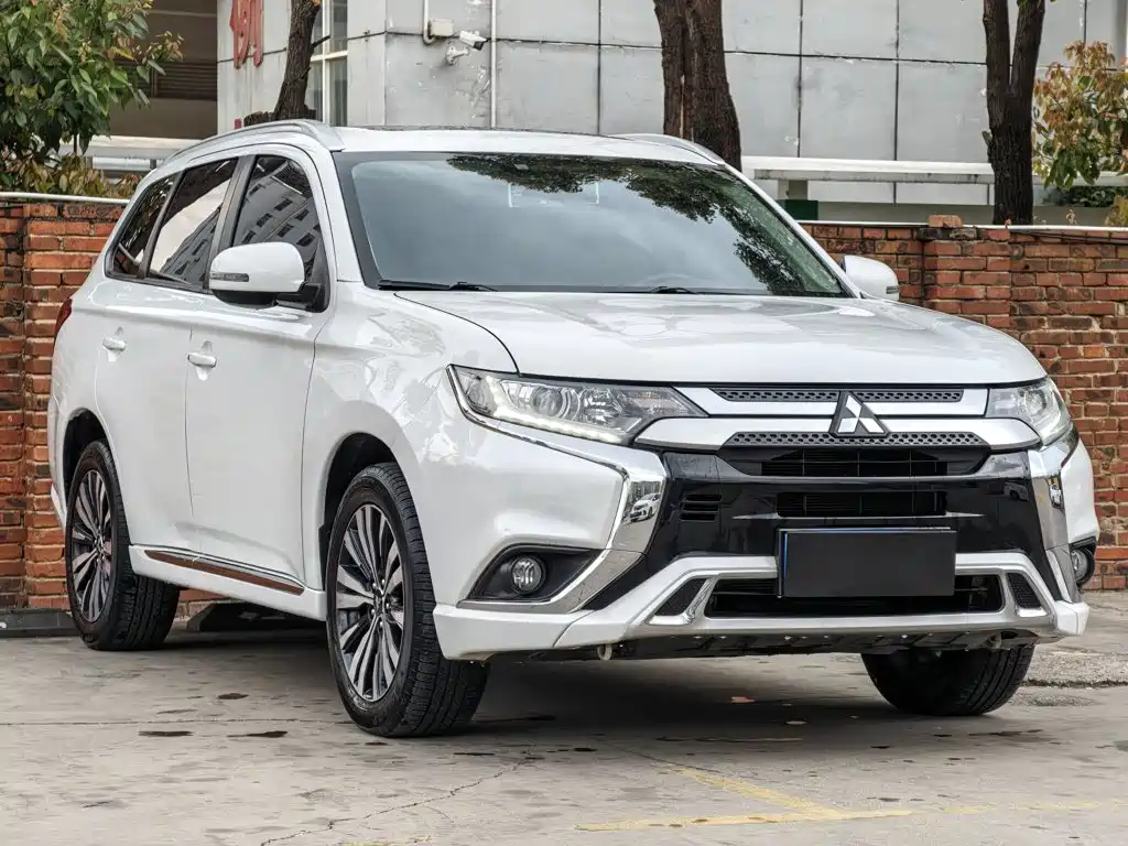 صورة 25 - Mitsubishi Outlander
