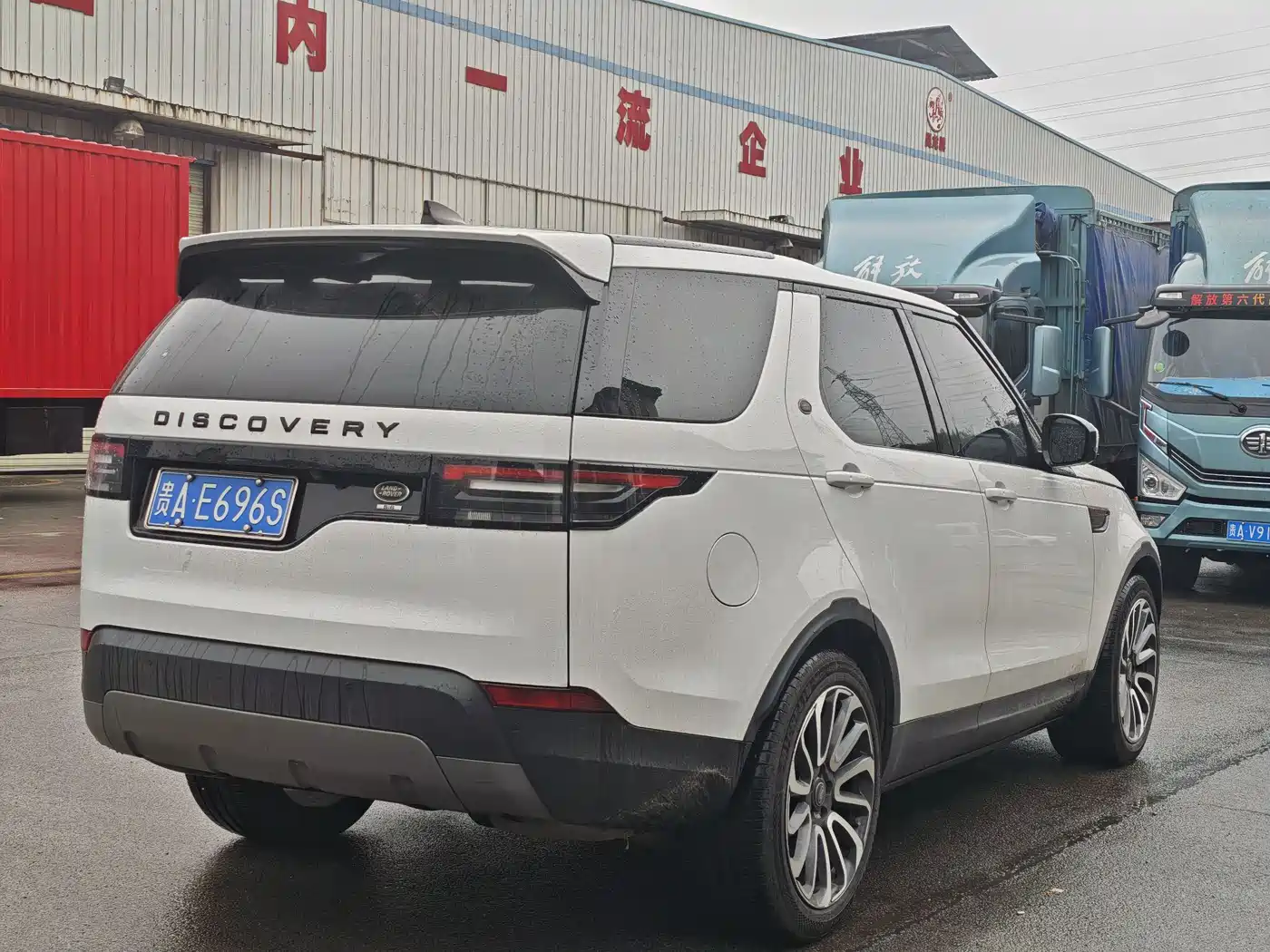 Land Rover Discovery 2017 3.0 SC V6 S фото 11