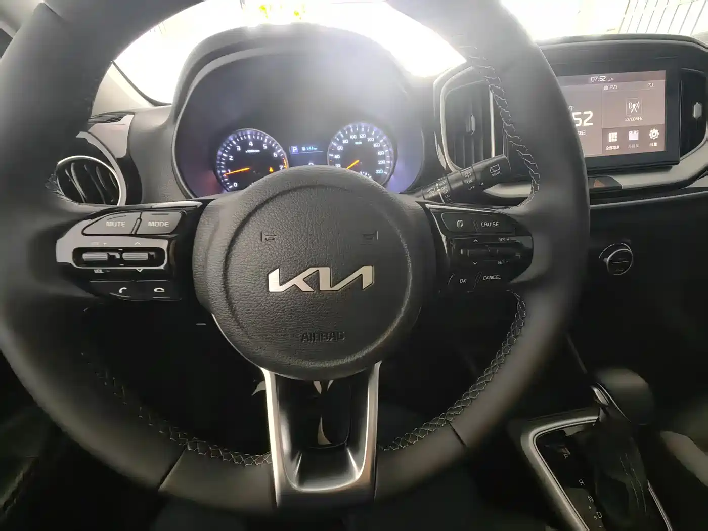 Kia KX1 2021 1.4L CVT Fun Sunroof Version фото 9