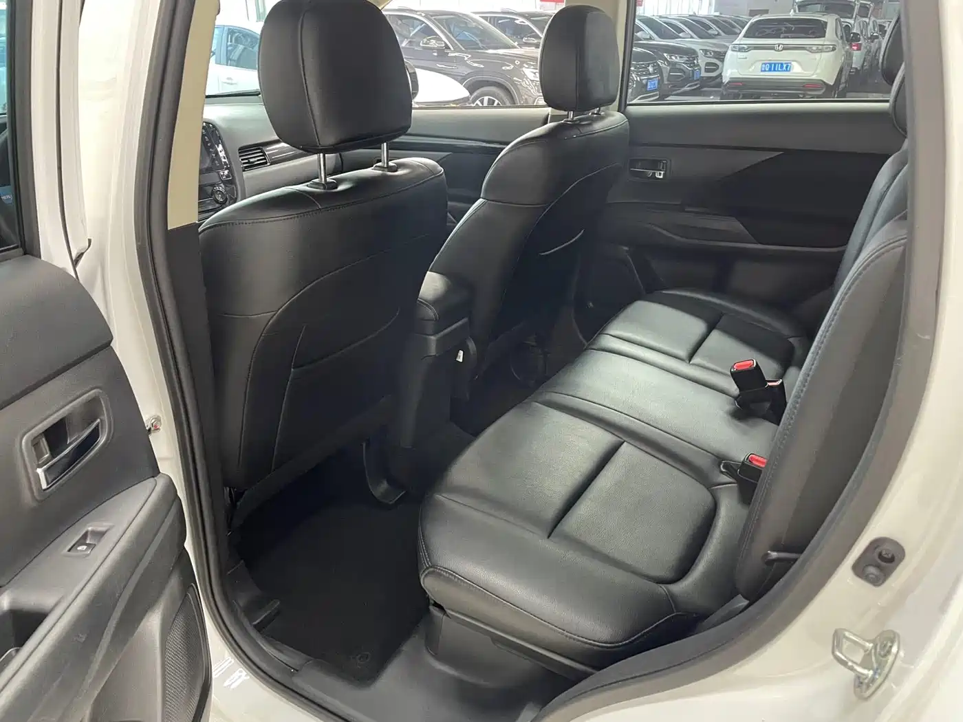 Mitsubishi Outlander 2021 2.0L 2WD Smooth Ride Version 5-Seater фото 9