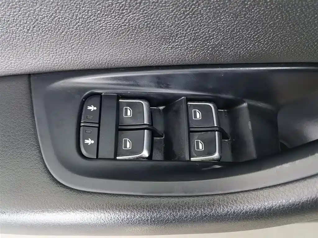Audi A6L 2012 30 FSI Comfort фото 9