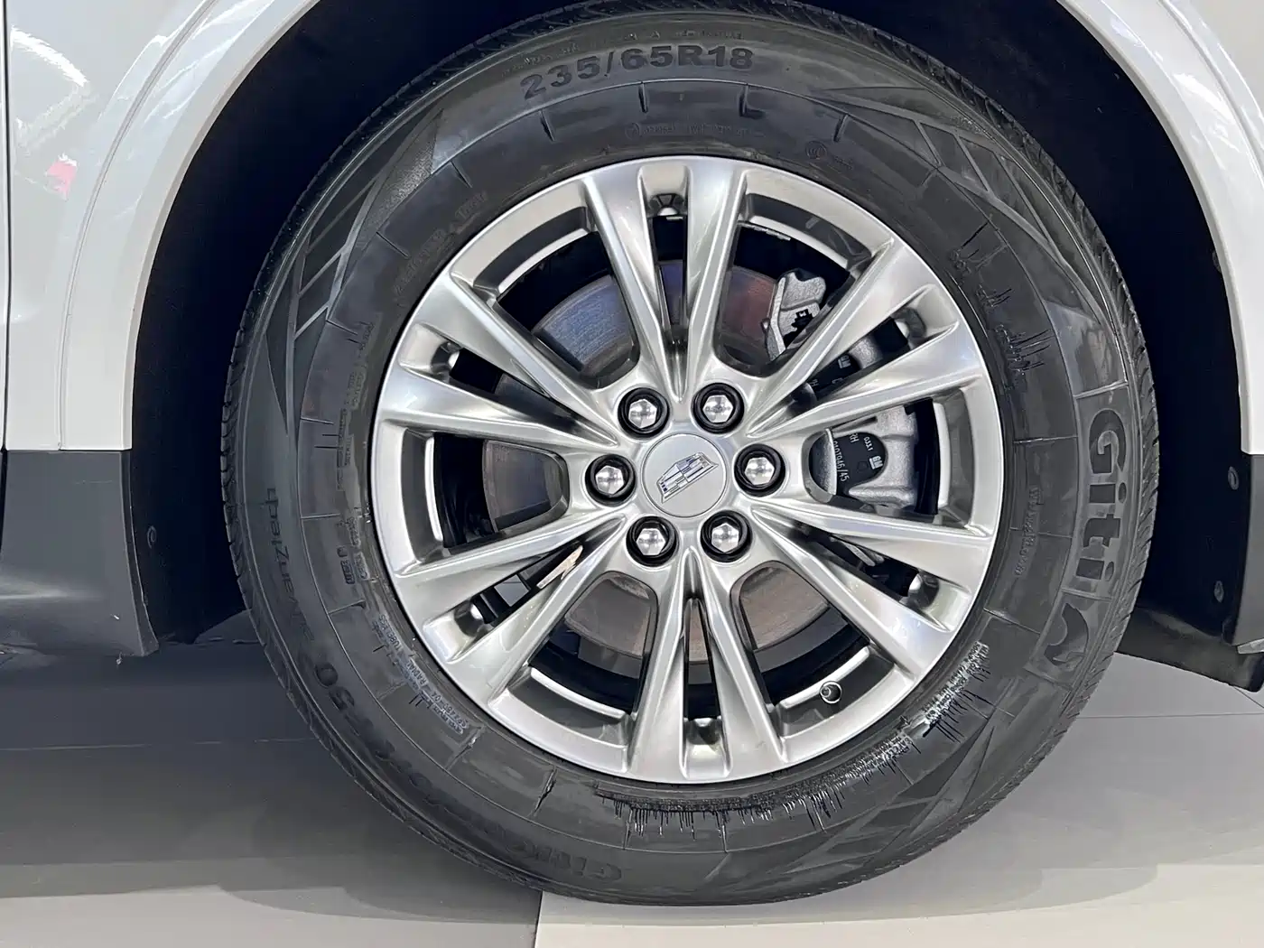 Cadillac XT5 2021 2.0T 2WD Luxury Edition фото 8