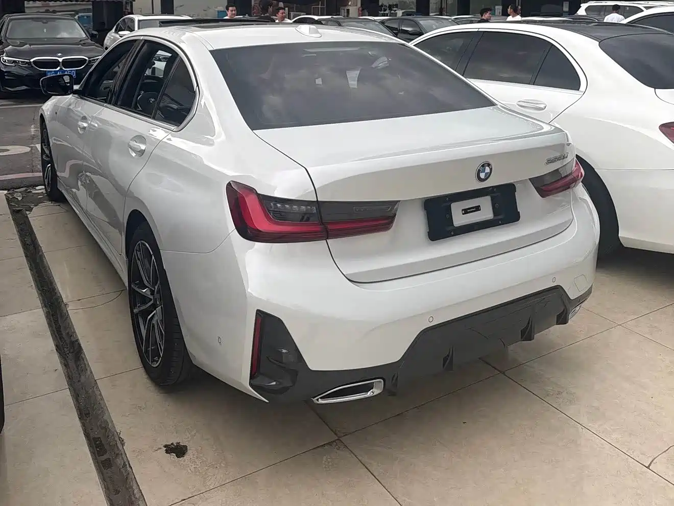 Photo 10 - BMW 3 Series