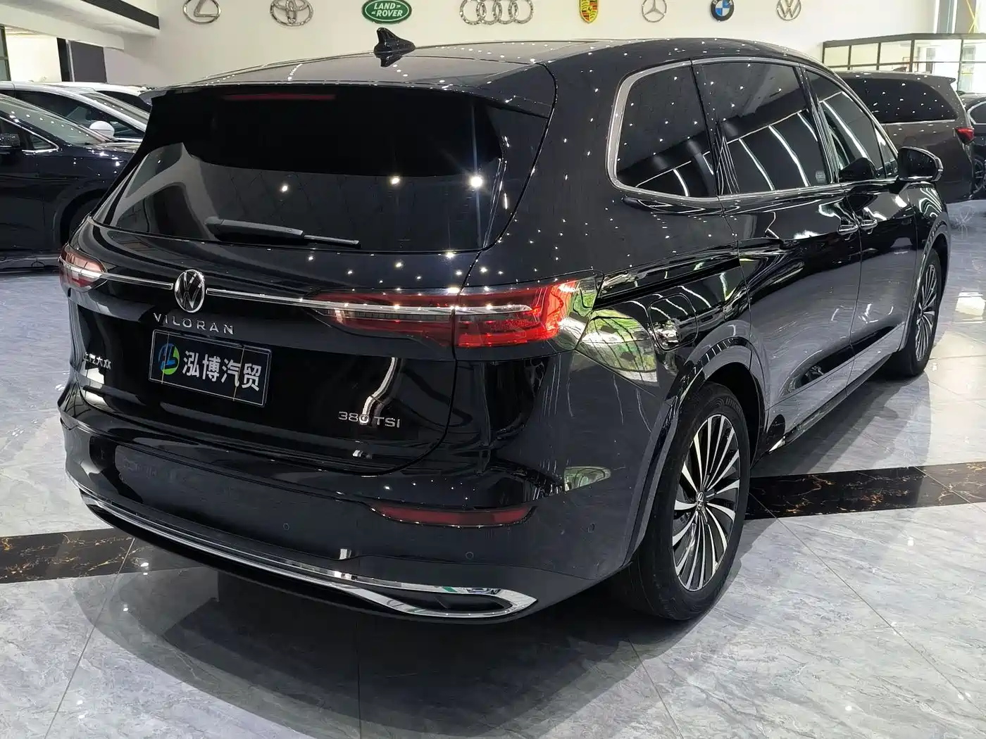 Volkswagen Viloran 2023 380TSI Premium Edition фото 11