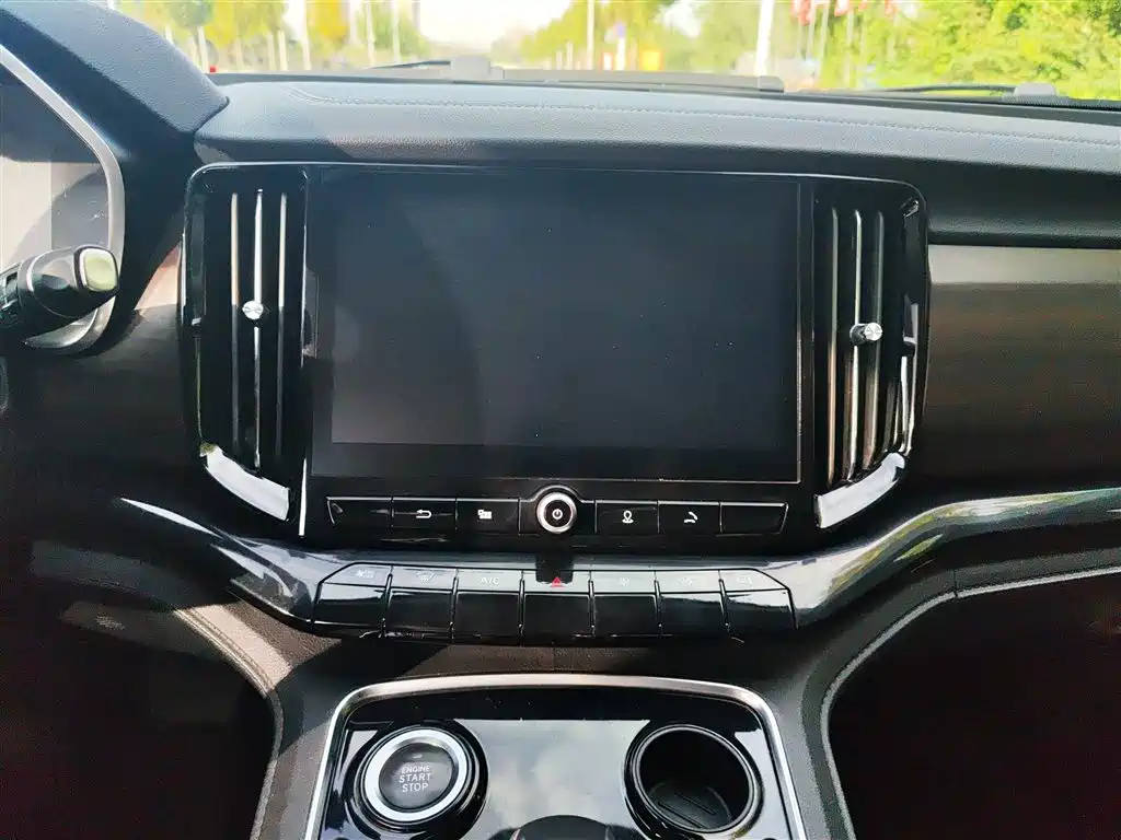Jiangling Yuhu 9 2021 2019 2.0T Automatic Gasoline 2WD Comfort