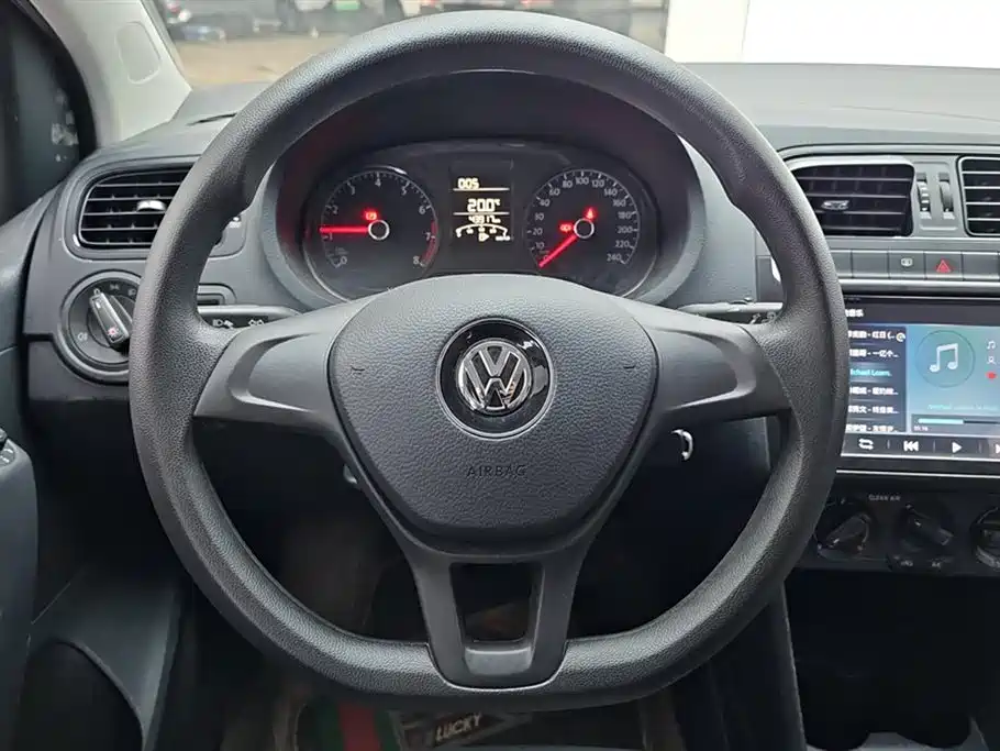 Volkswagen Polo 2016 1.4L Manual Trend фото 15