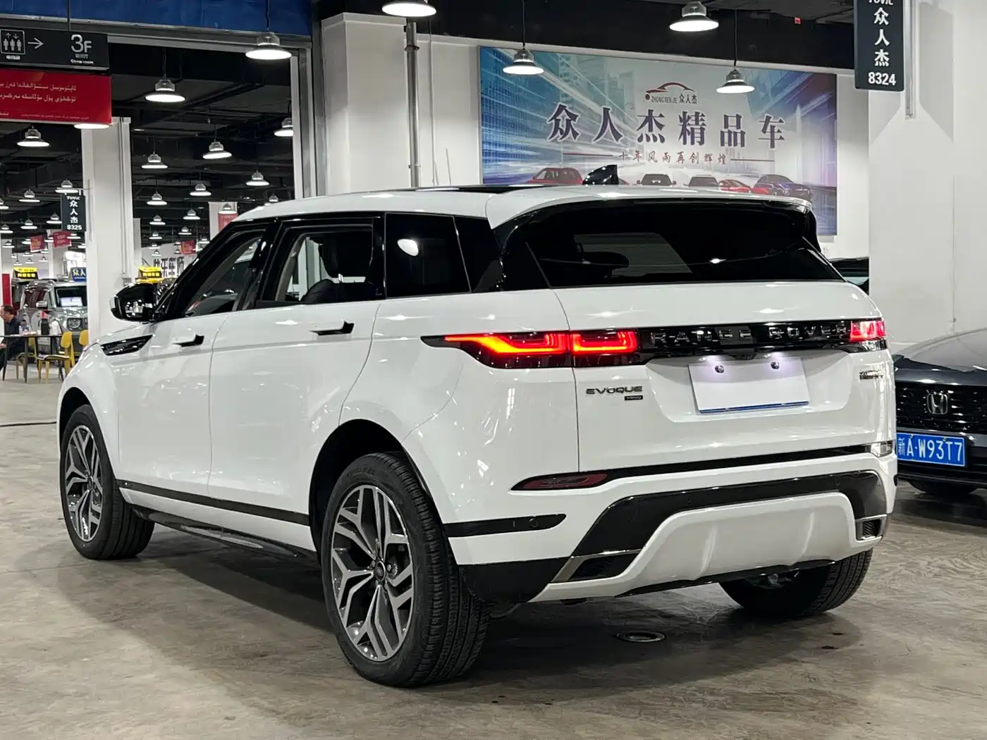 Land Rover Range Rover Evoque 2021 Range Rover Evoque L 249PS R-Dynamic S Performance Edition фото 5