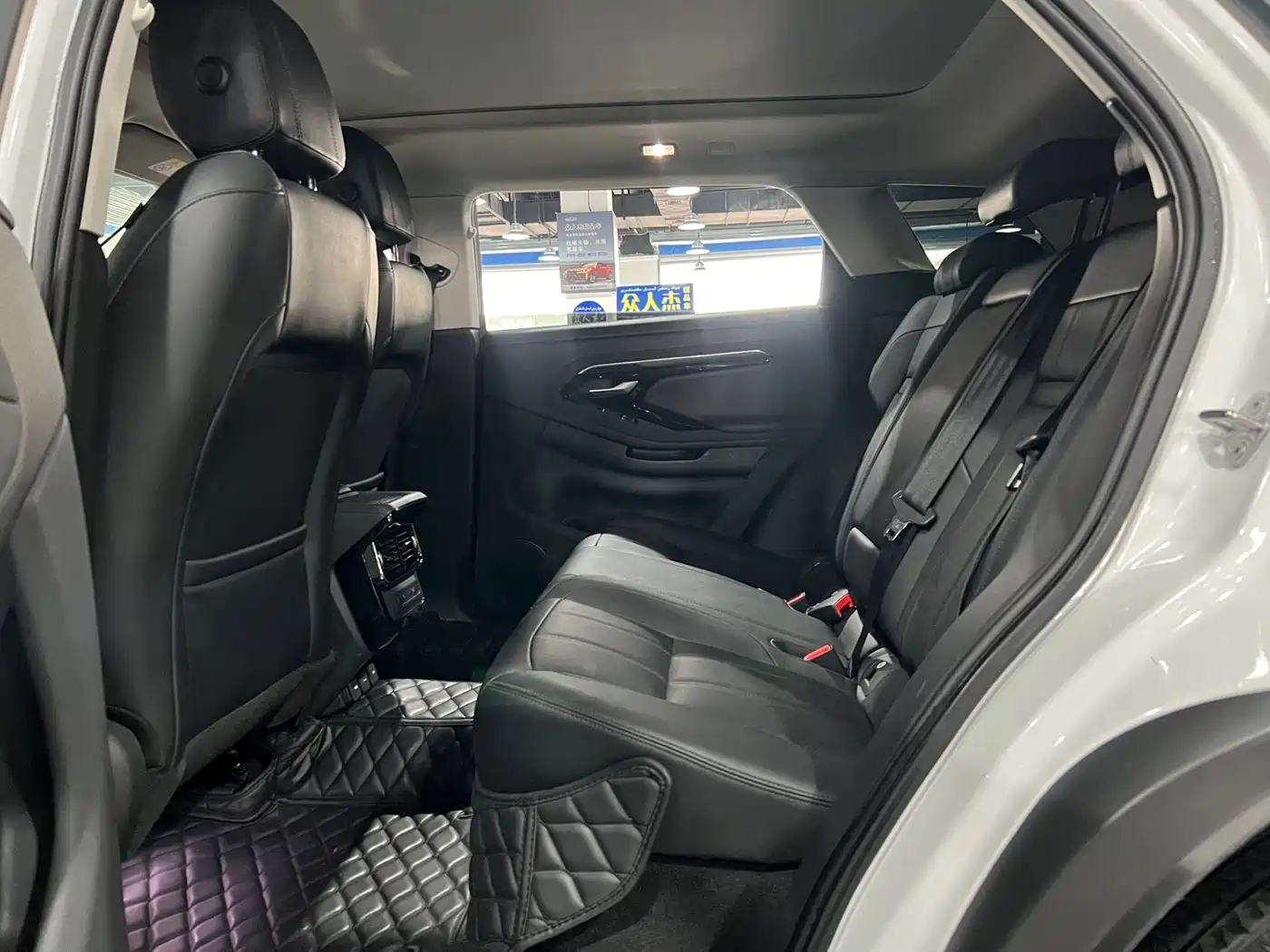 Land Rover Range Rover Evoque 2021 Range Rover Evoque L 249PS R-Dynamic S Performance Edition фото 8