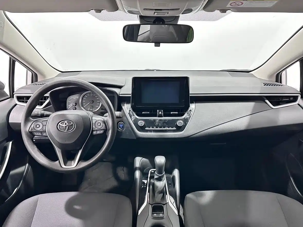Toyota Corolla 2021 Hybrid 1.8L E-CVT Pioneer Edition фото 11