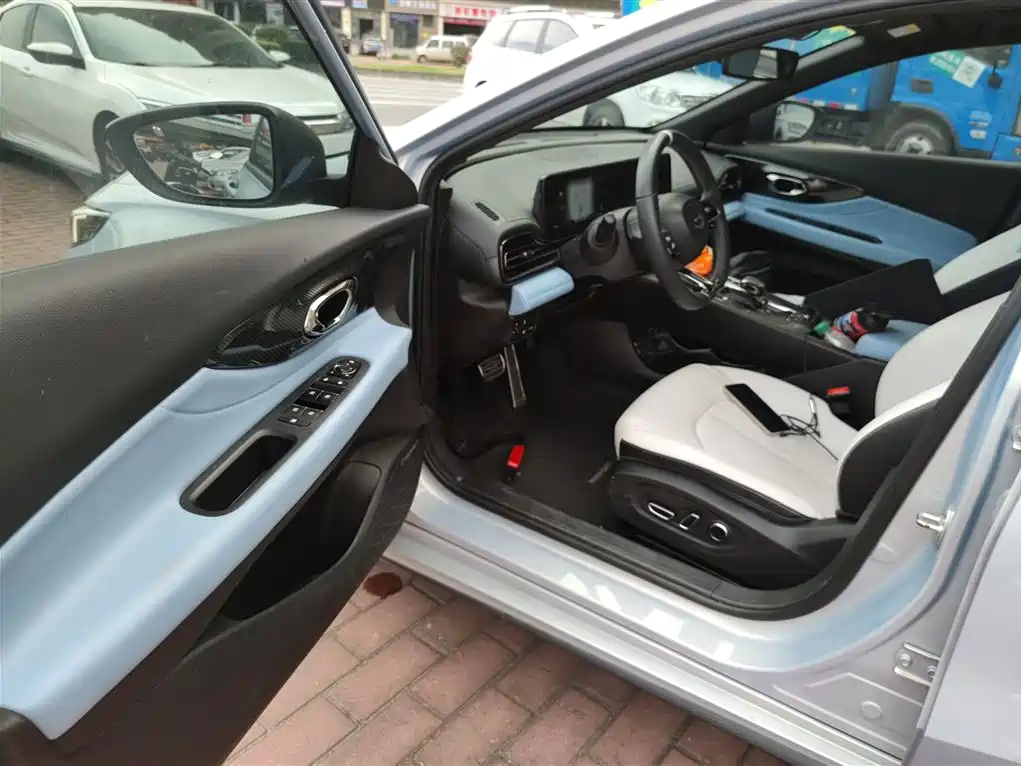 GAC Trumpchi Trumpchi Emkoo 2023 Shadow Leopard H Smart Hybrid фото 17