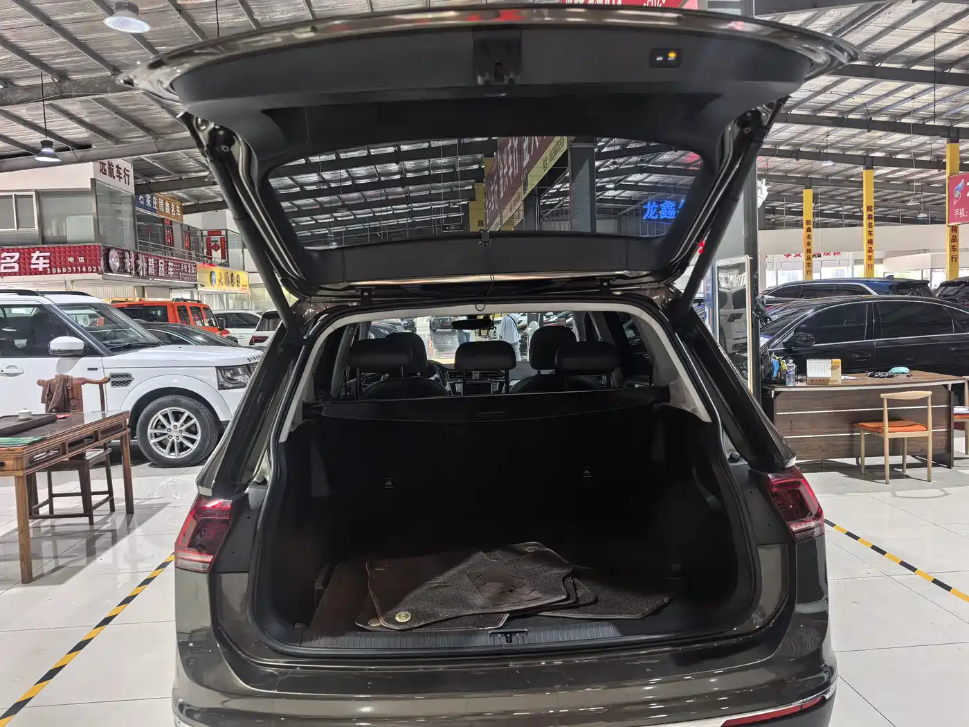 Volkswagen Tiguan L 2017 380TSI Automatic 4WD Luxury Edition фото 9