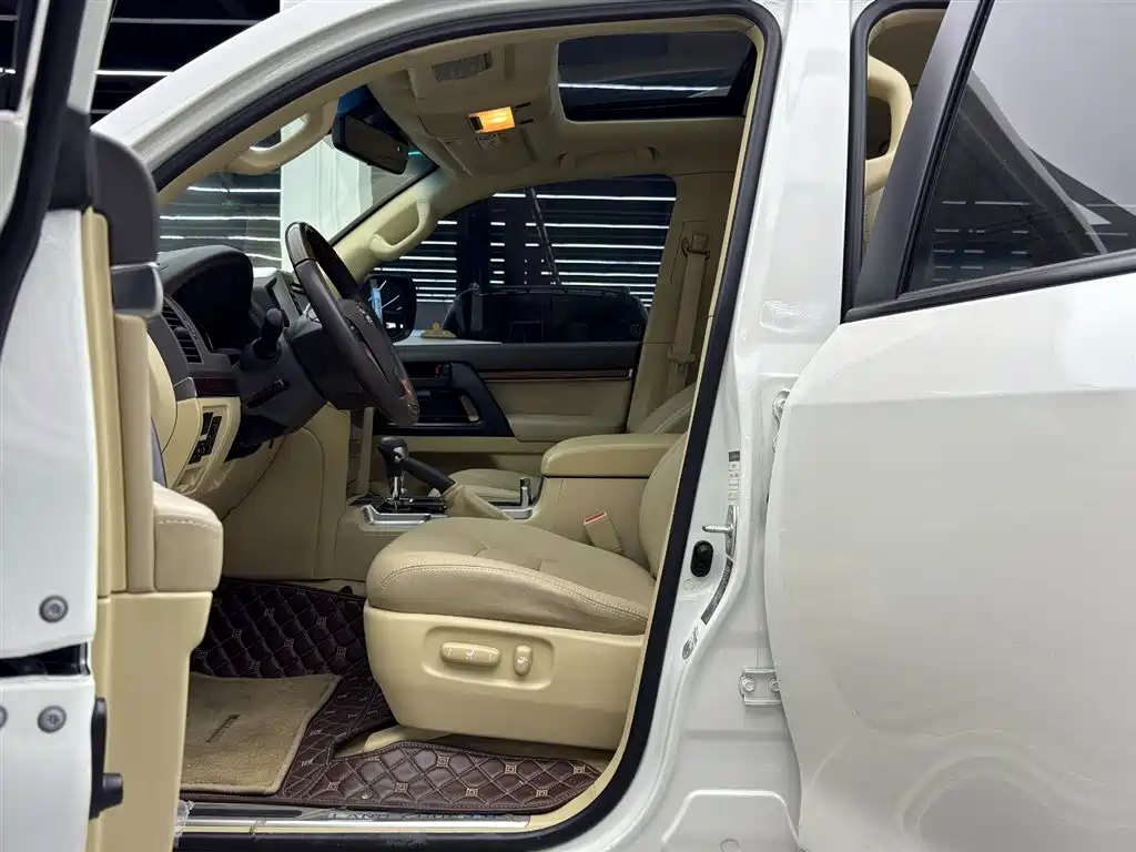 Toyota Land Cruiser (Import) фото 6