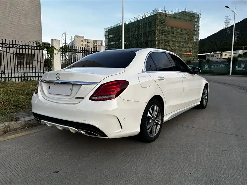 Mercedes-Benz C-Class 2017 Facelift C 200 L Sport Edition фото 9