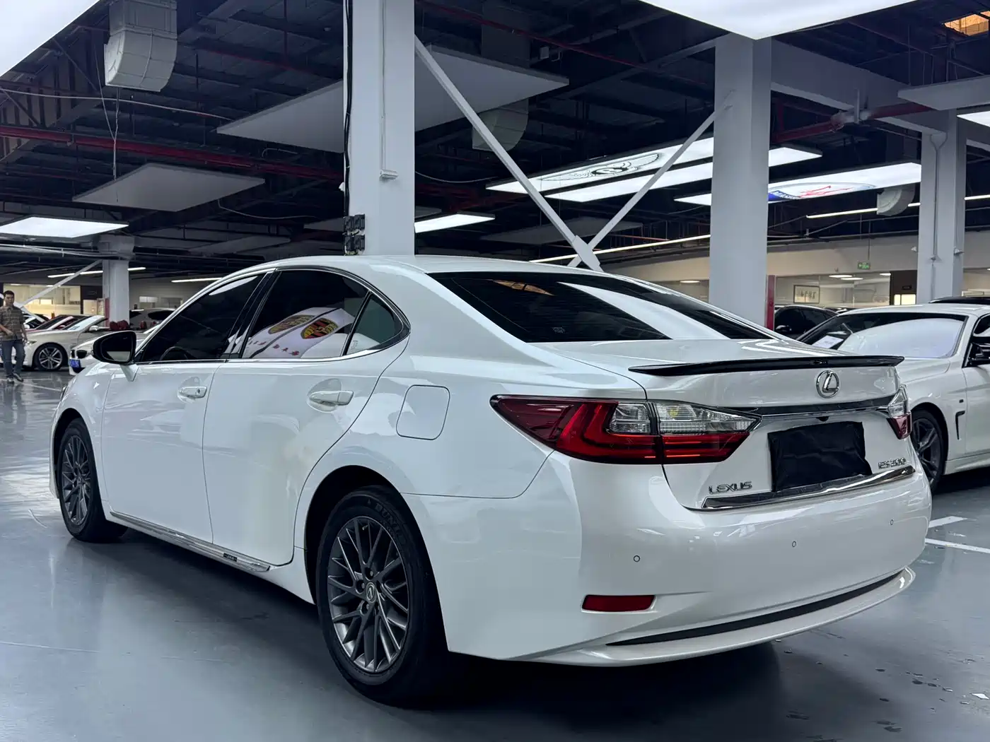 Lexus ES 2017 200 30th Anniversary Edition фото 22