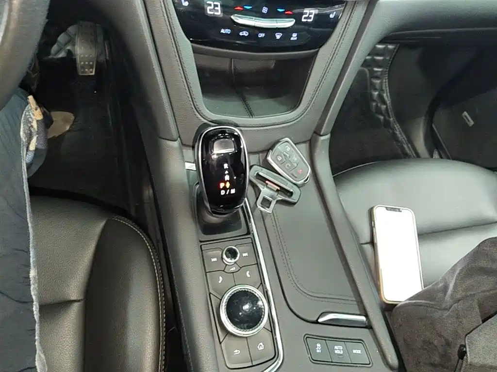 Cadillac XT5 2022 2.0T 2WD Luxury фото 14