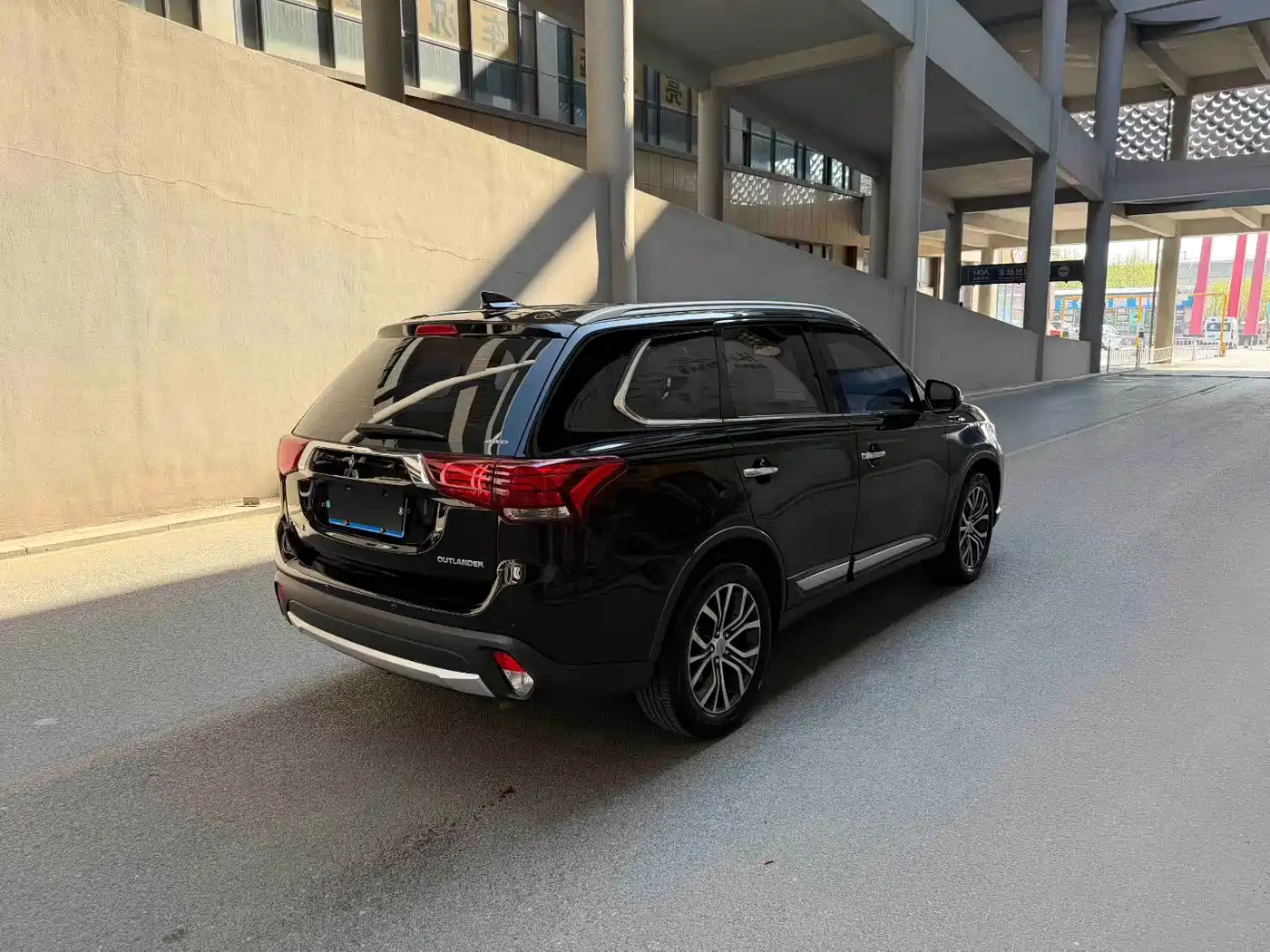 Mitsubishi Outlander 2018 2.4L 4WD Elite Edition 5-seater фото 4
