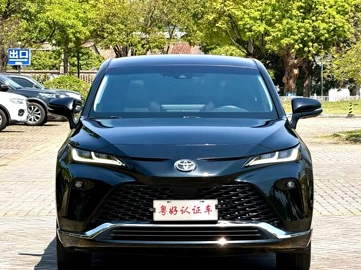 Toyota Venza 2023 2.0L CVT FWD Premium фото 3