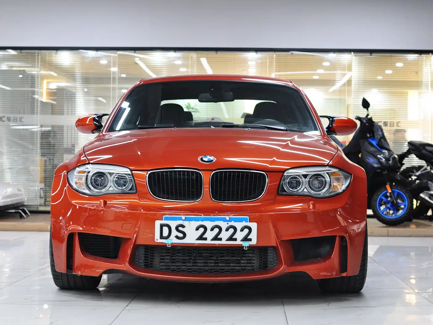 BMW 1 Series M 2011 1M Coupe фото 2