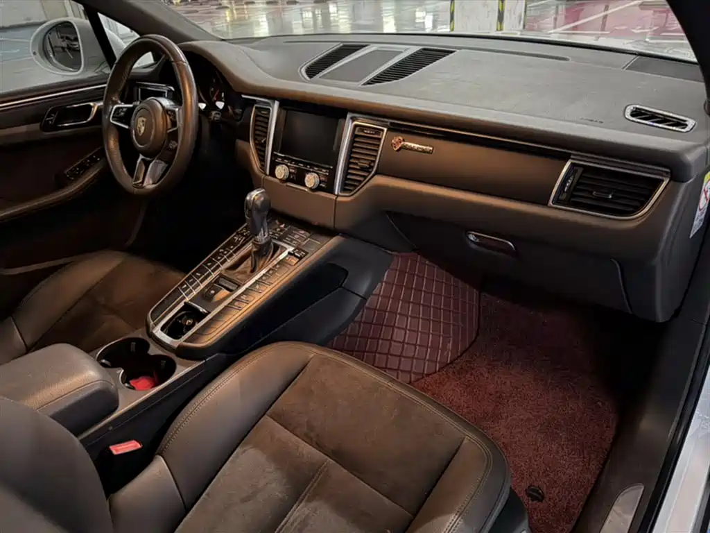 Porsche Macan 2016 Macan 2.0T фото 14
