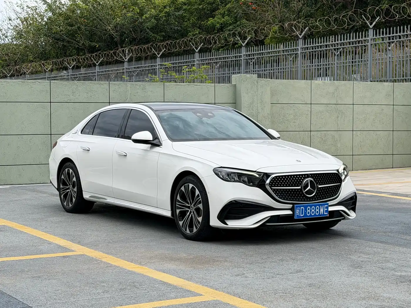 Mercedes-Benz E-Class 2024 E 300 L Fashion Sport