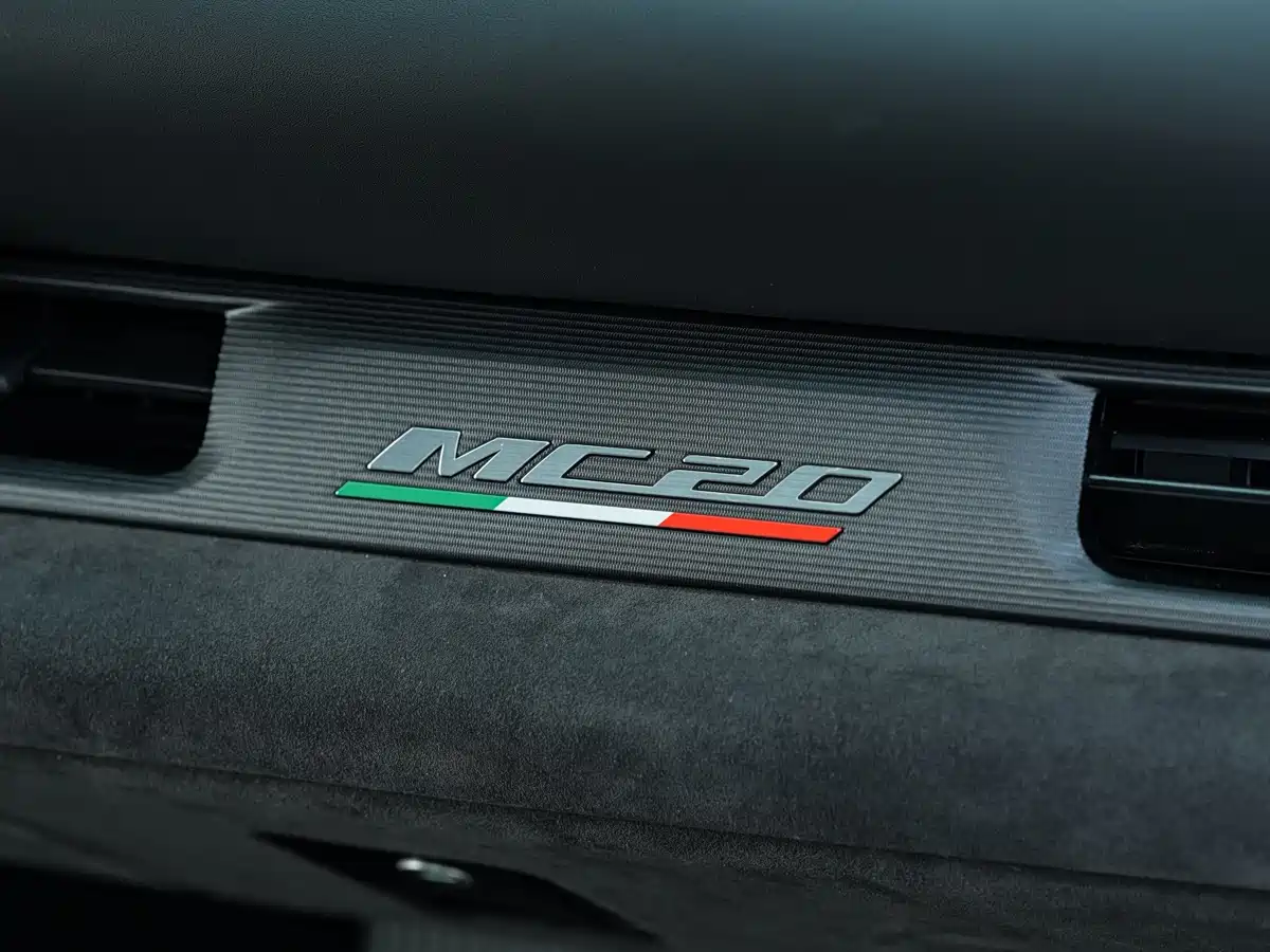 Maserati MC20 2020 3.0T Standard Edition фото 12