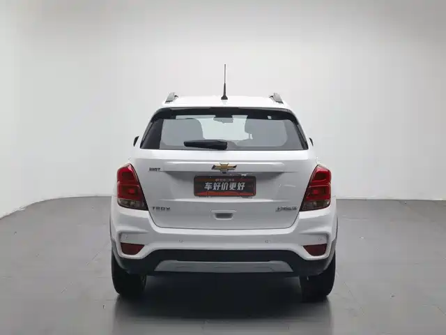 Chevrolet Trax 2018 330T Automatic 2WD Luxury — фото 4