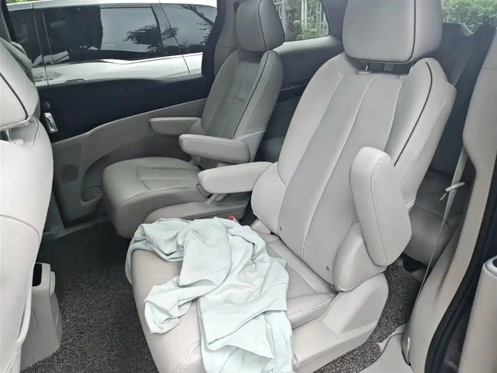 Buick GL8 2021 Land Business Class 652T Premium фото 17