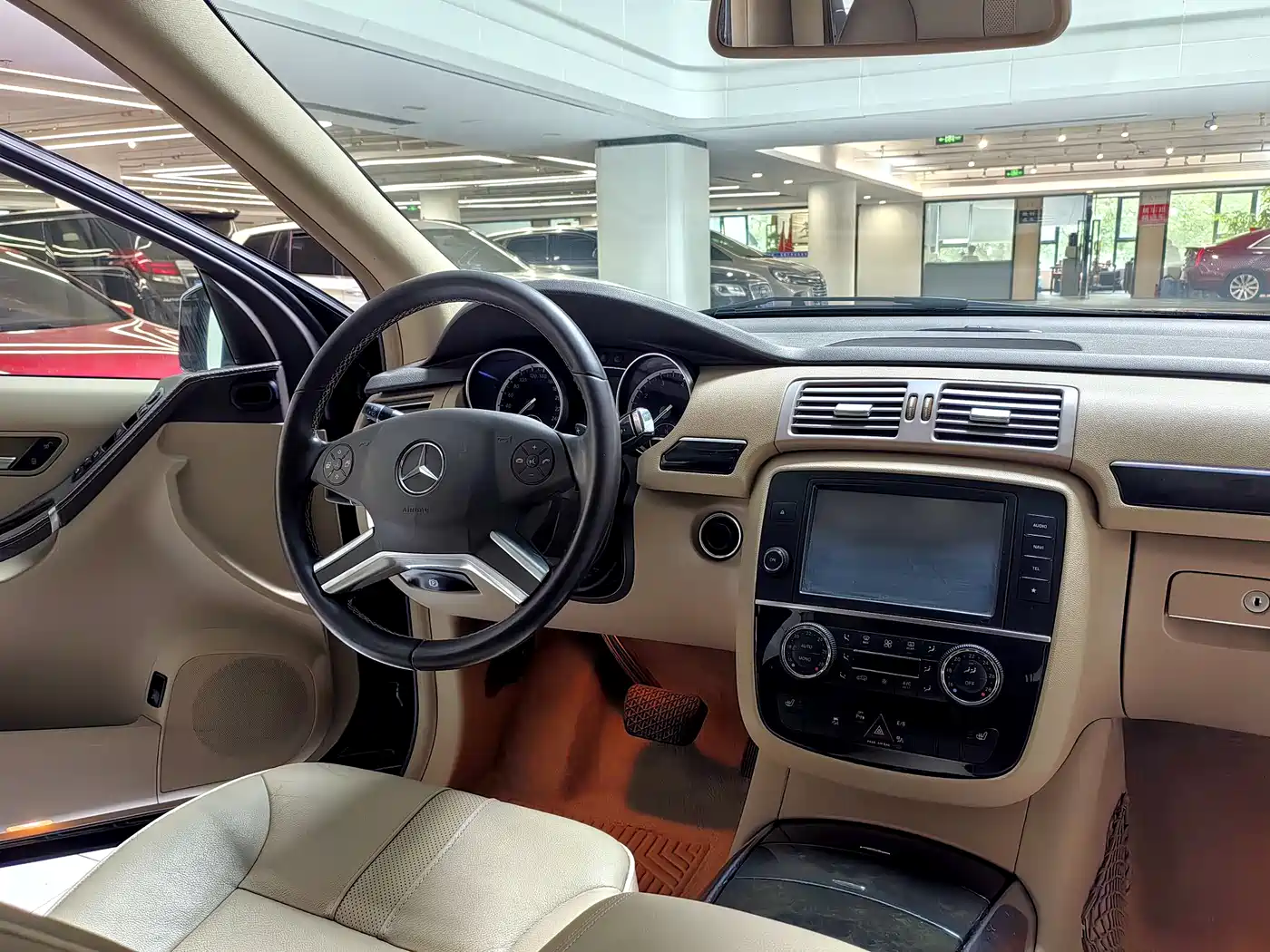 Mercedes-Benz R-Class 2015 R 400 4MATIC Business фото 11