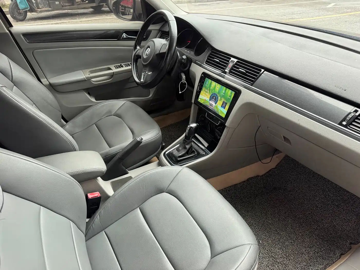 Volkswagen Bora 2014 1.6L Automatic Fashion Edition фото 11