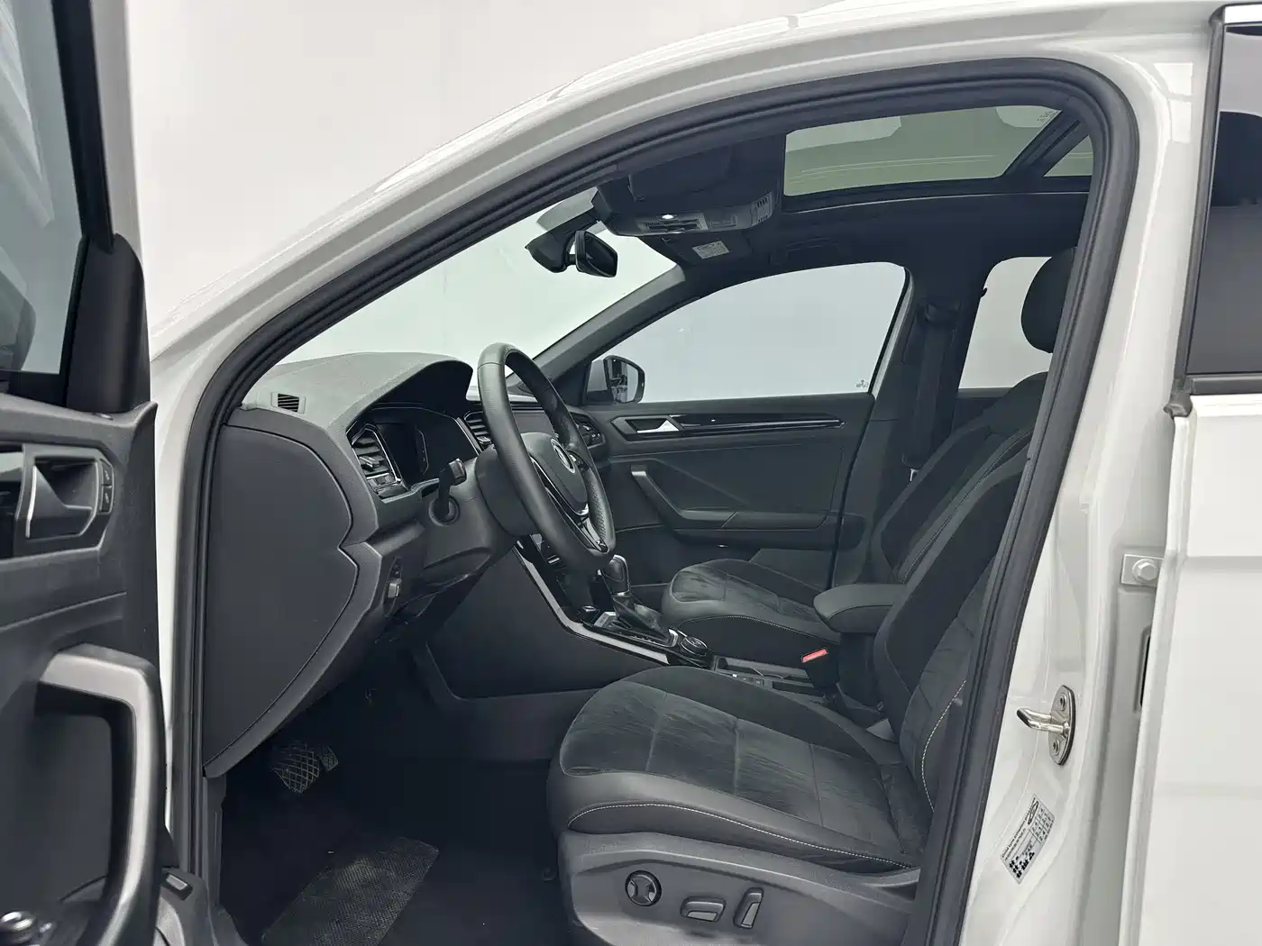 Volkswagen T-ROC 2021 280TSI DSG 4WD Luxury Connected фото 5