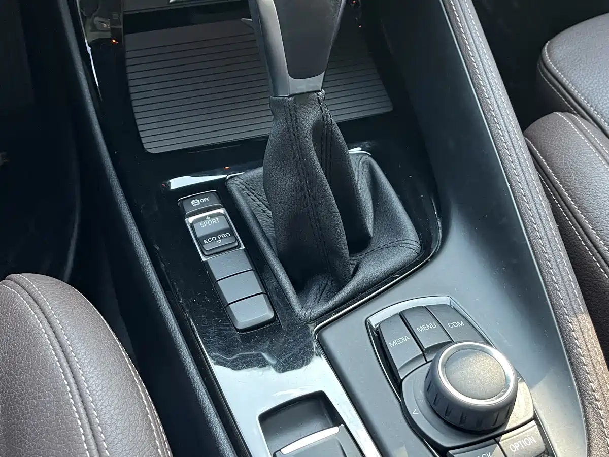 BMW X1 2019 sDrive18Li Premium Model фото 14