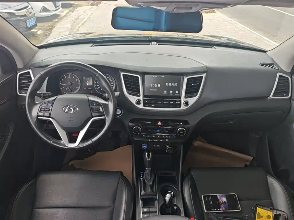 HYUNDAI TUCSON