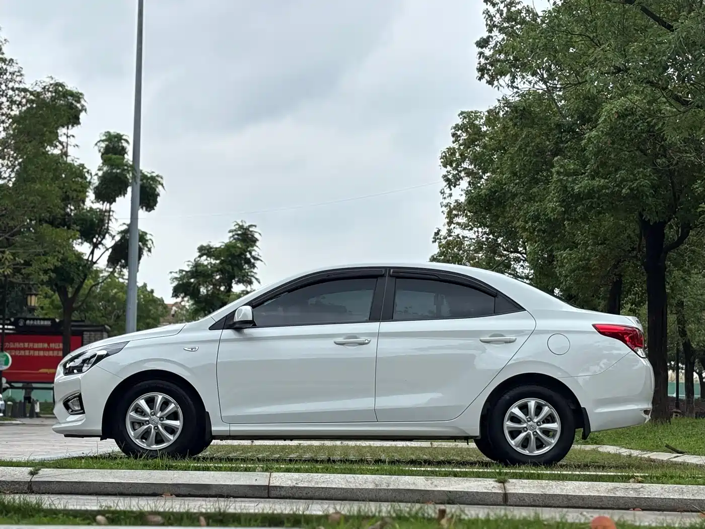 Hyundai Verna 2017 1.4L Manual Color Edition (China V) фото 6